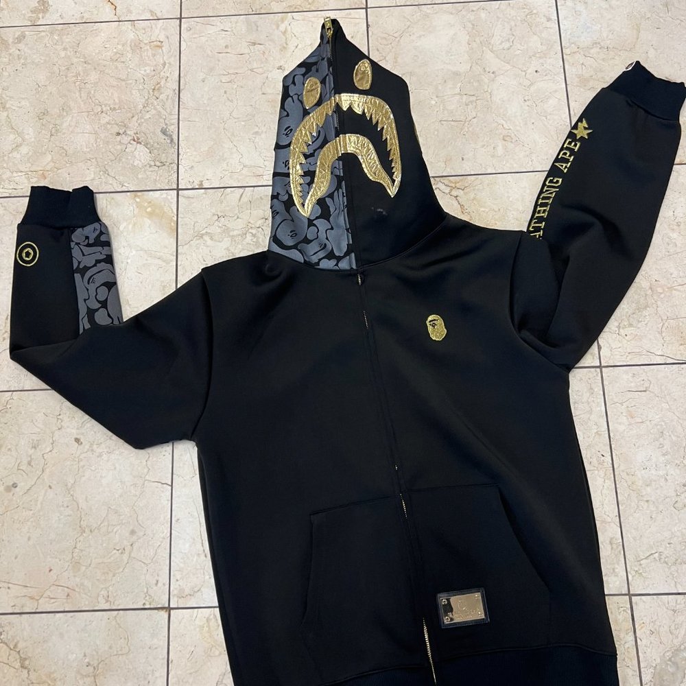 A Bathing APE Limited Edition BLACK GOLD Full Face Zip Shark Hoodie - Picture 5 of 16